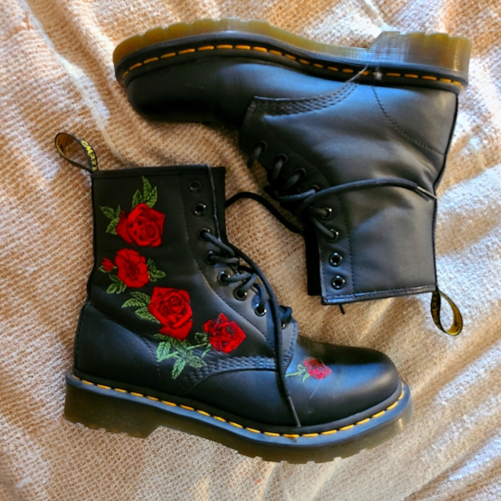 Dr. Martens 1460 Vonda Floral boots